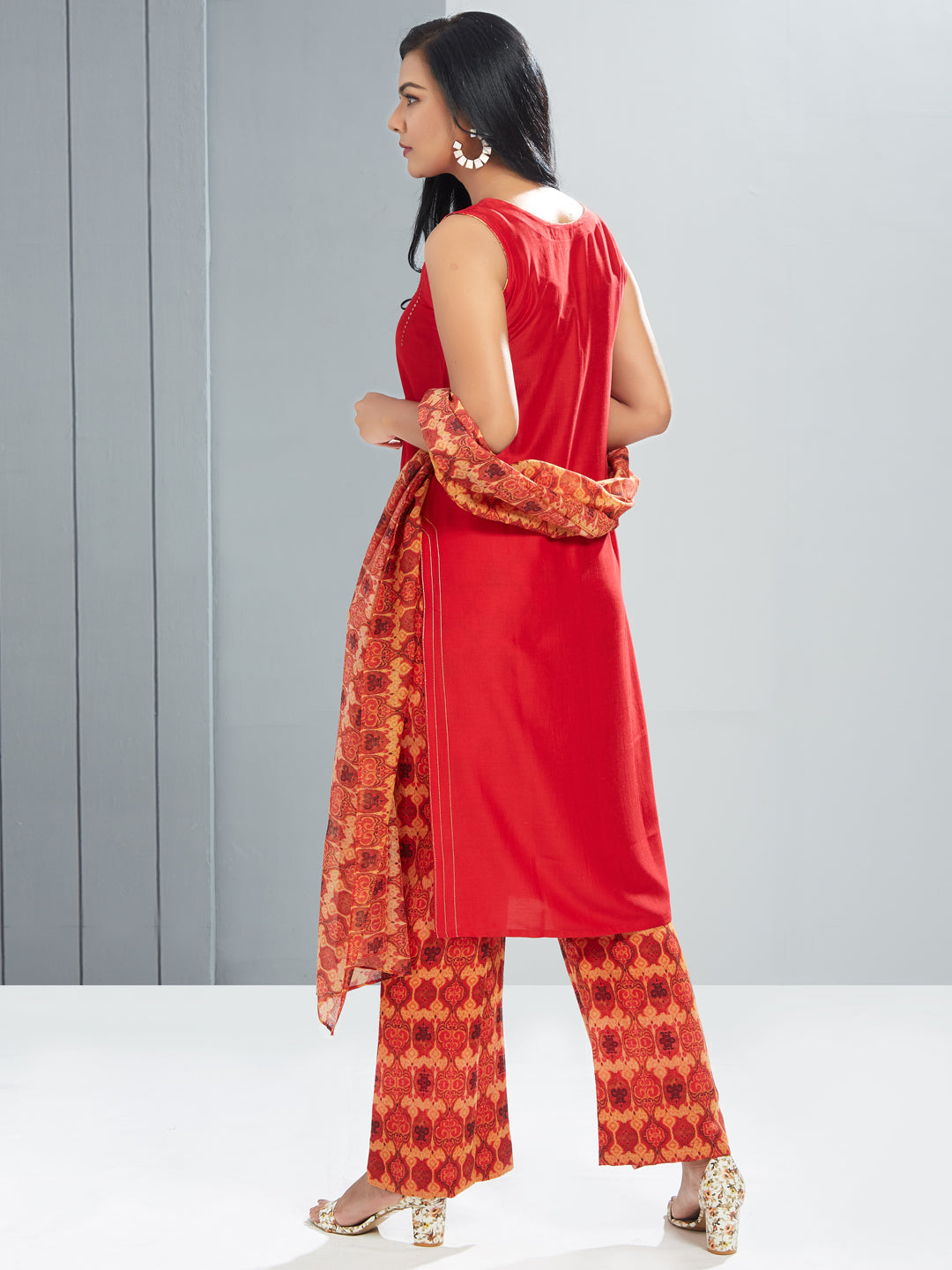 Kurti with Printed Parallel Pants And Dupatta