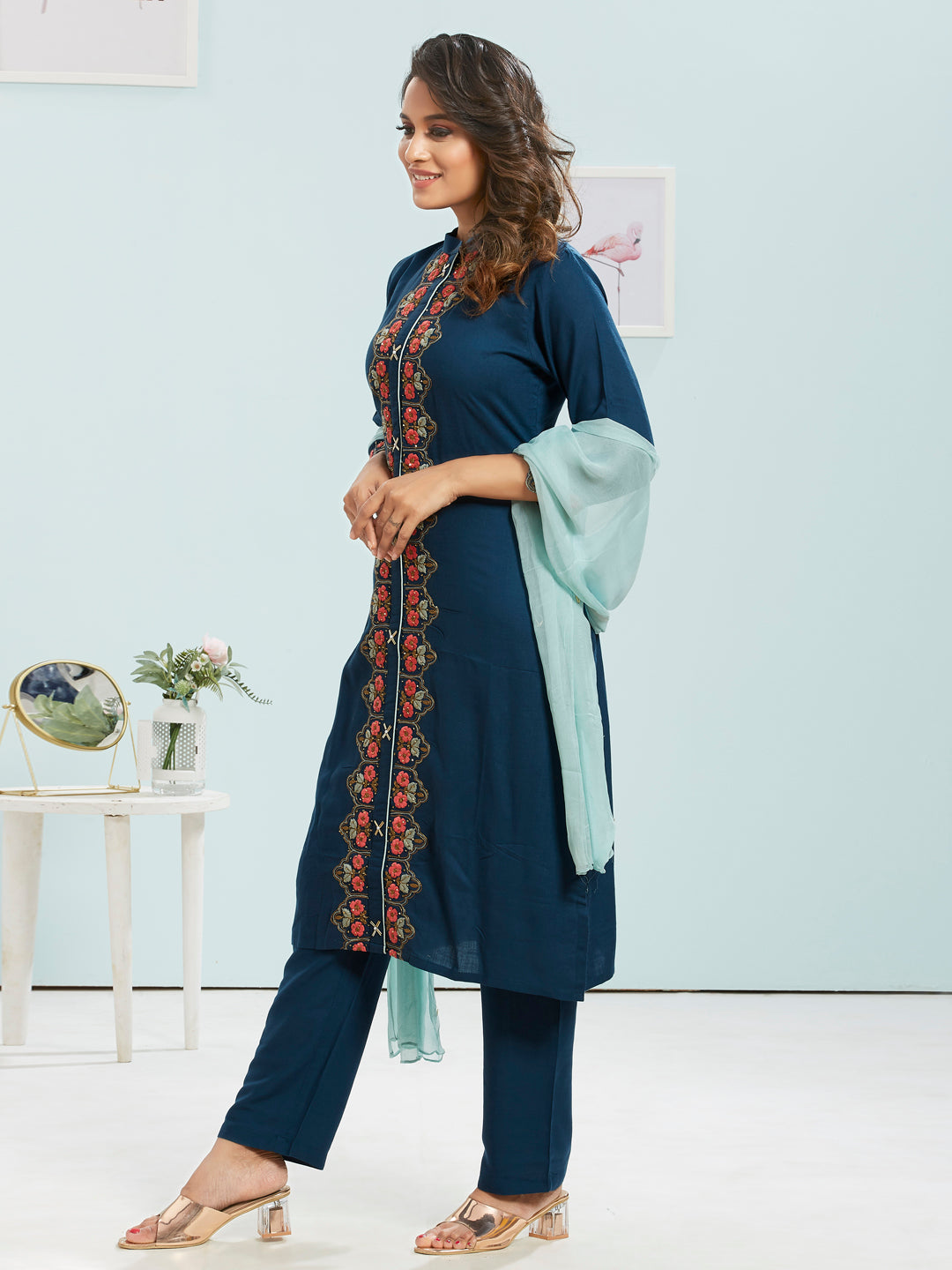 Collar Neck Kurti Set With Dupatta